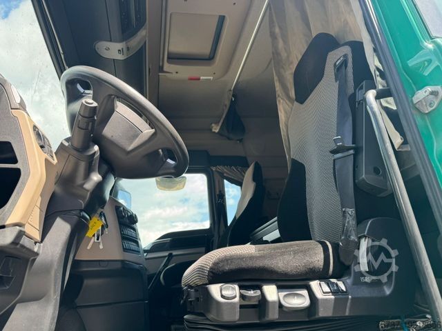 Τυπική μονάδα τράκτορα MAN 18.420 LL