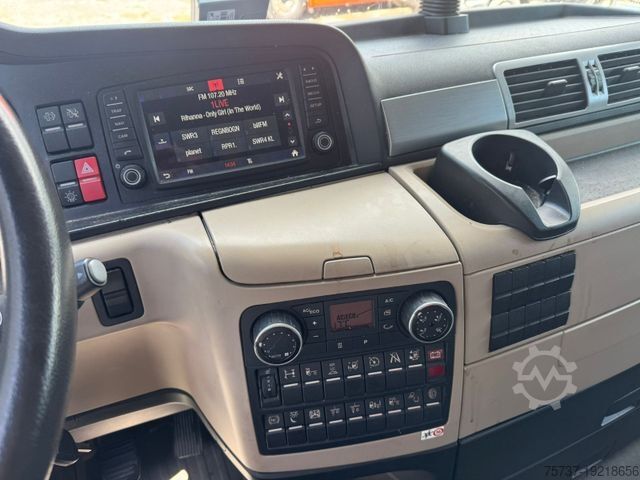 Τυπική μονάδα τράκτορα MAN 18.420 LL