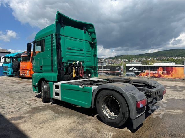 Τυπική μονάδα τράκτορα MAN 18.420 LL