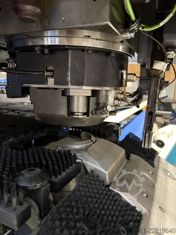 Punching and nibbling machine TRUMPF TruPunch 3000