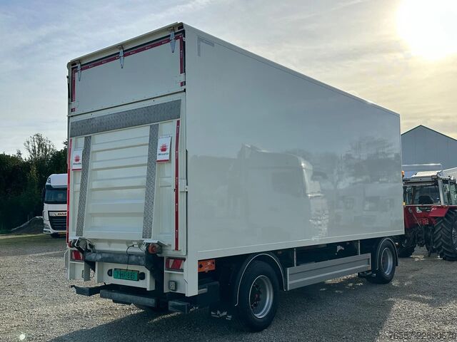 Valigia Pacton PACTON GESLOTEN AANHANGER MET LAADKLEP