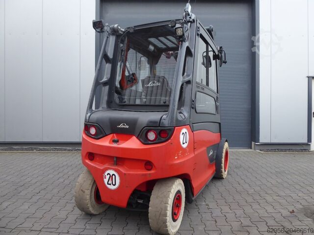 Chariot élévateur électrique à 4 roues Linde E50HL-01/600