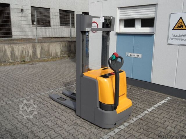 Στοίβαξη παλετών Jungheinrich EJC 216 - NEUE Batterie - nur 257 Stunden!