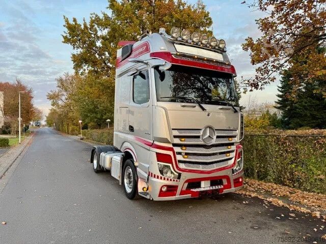 Volume-SZM Mercedes-Benz Actros 1845 GigaSpace/2x Tank/Voll Luft/Eu6d