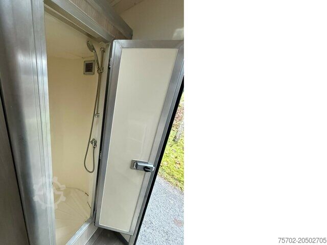 Ρυμουλκούμενο μεταφοράς ζώων  Steinsberger 3-Pferdeanhänger mit Wohnung