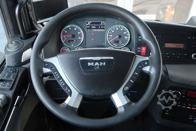  MAN TGX 35.480 8X4-4BL/ MANUAL/ 26T HOOK/ HYVA LIFT/