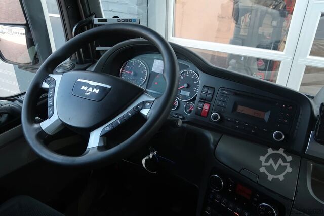  MAN TGX 35.480 8X4-4BL/ MANUAL/ 26T HOOK/ HYVA LIFT/