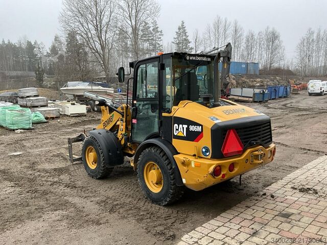 Ładowarka Caterpillar 906M