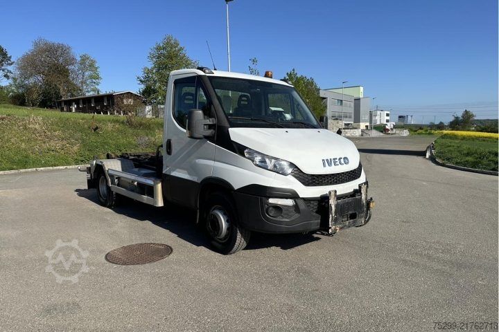 Kampós konténerszállító teherautó Iveco 70C17 Kommunal + Schneepflug / Swiss-Vehicle
