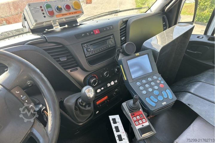 Kampós konténerszállító teherautó Iveco 70C17 Kommunal + Schneepflug / Swiss-Vehicle