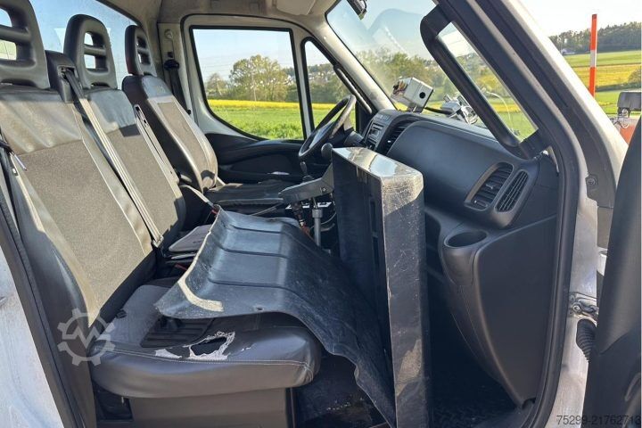 Kampós konténerszállító teherautó Iveco 70C17 Kommunal + Schneepflug / Swiss-Vehicle