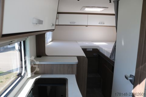 Półzintegrowany kamper Carado VAN V337 Pro+