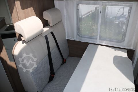 Półzintegrowany kamper Carado VAN V337 Pro+