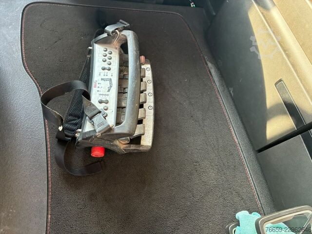 Trattore stradale standard VOLVO FH 500 gru+cassone fisso
