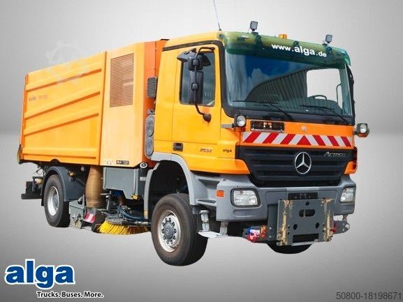 Veegmachine MERCEDES-BENZ 2032 A Actros 4x4, Bucher STKF 9500, Airport, AC