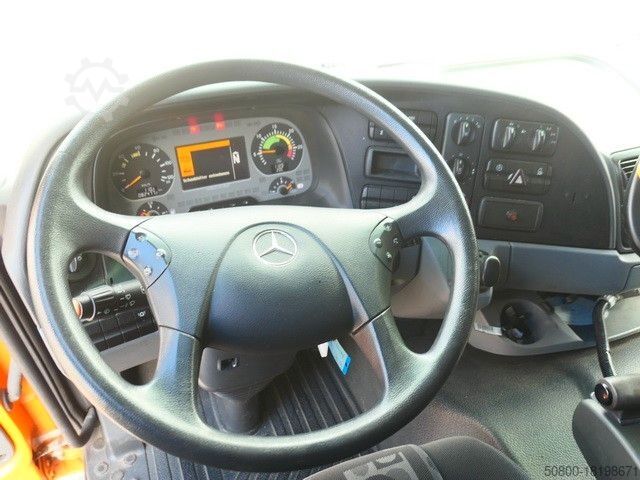 Veegmachine MERCEDES-BENZ 2032 A Actros 4x4, Bucher STKF 9500, Airport, AC
