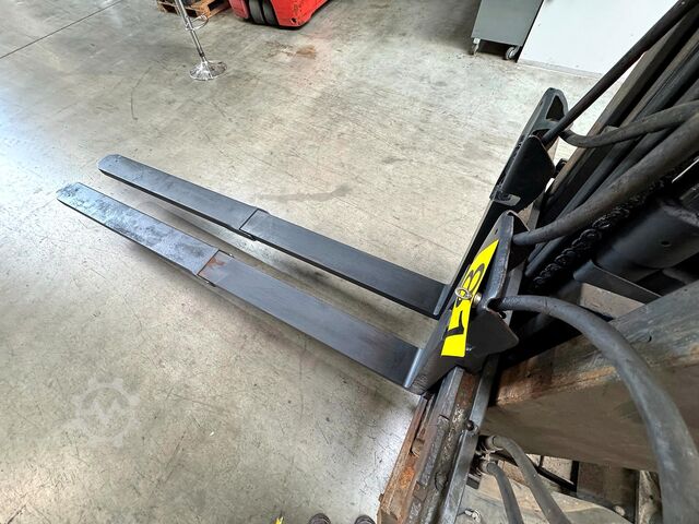 Hydrauliczne widły teleskopowe Linde 3.000 kg