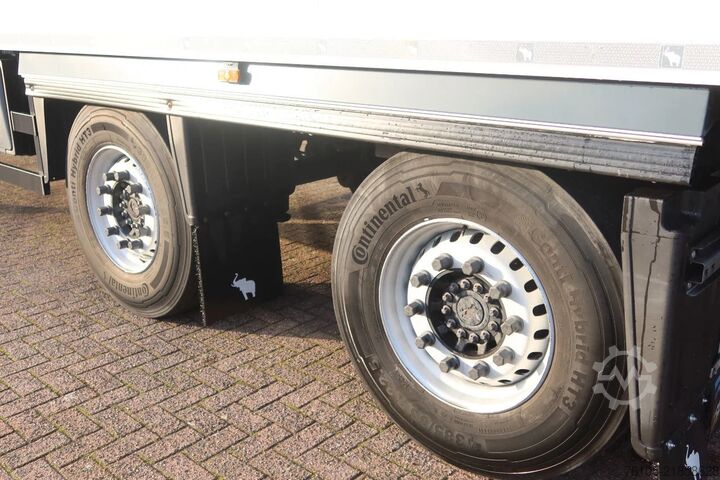 Refrigerated/freezer transport Schmitz Cargobull City Trailer + Stuur AS