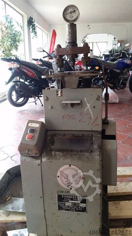 Pressen Yoshizuka PC-05