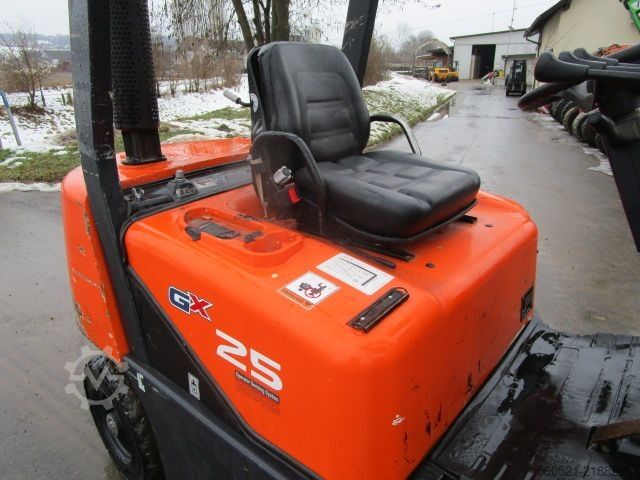 Carrello elevatore diesel Doosan D25G - Triplex 6,10m + Seitenschieber
