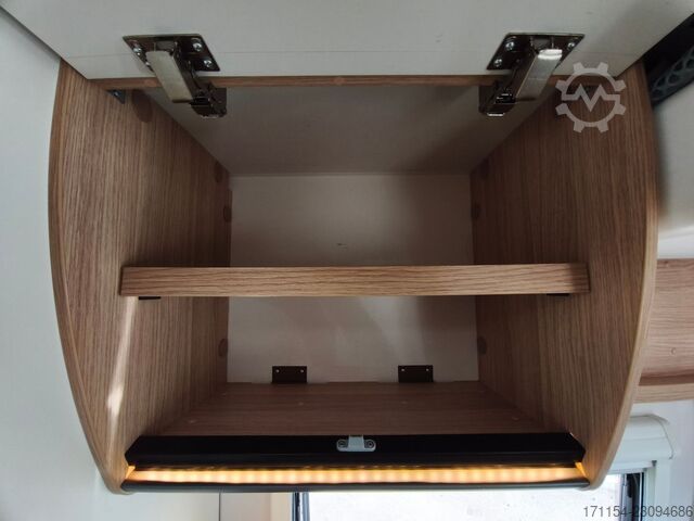 Half-integraal camper SUNLIGHT T 69 S, Quensbett, SAT, Hubbett, Navi,1 Hand