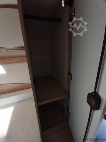 Half-integraal camper SUNLIGHT T 69 S, Quensbett, SAT, Hubbett, Navi,1 Hand