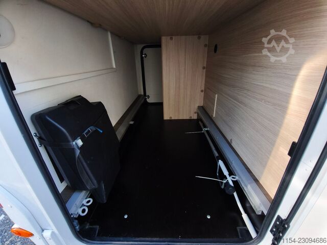Half-integraal camper SUNLIGHT T 69 S, Quensbett, SAT, Hubbett, Navi,1 Hand