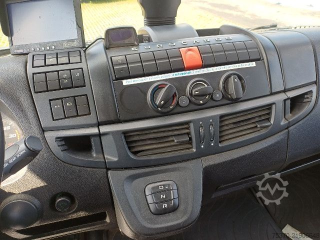 Box truck IVECO EUROCARGO ML120E22P