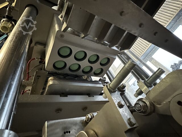 Trepko 9104-2 Tölcsér–Tölt–Zár pohár csomagológép Trepko 9104-2