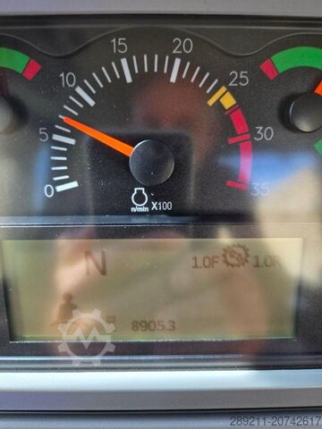 Nivelační stroj CAT D 10 T 2 (Coming soon)