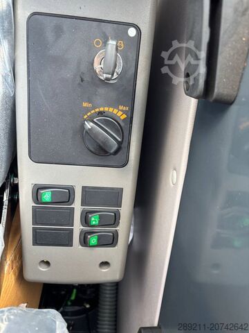 Teleskopické rypadlo Hyundai R 245 LR (New / Non CE Certified)