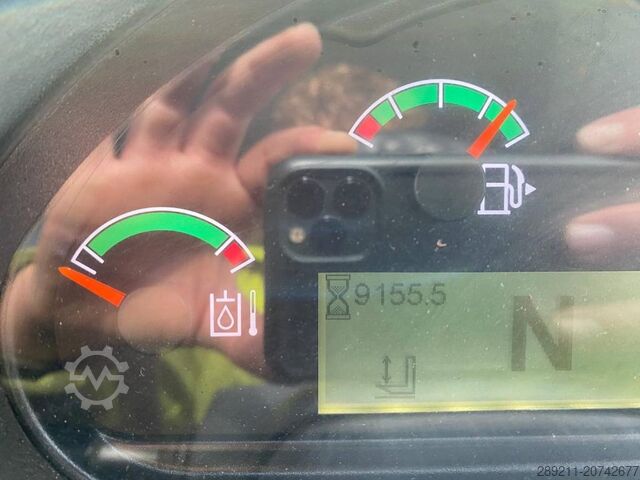 Kolový nakladač CAT 938 M (Bucket + Forks)