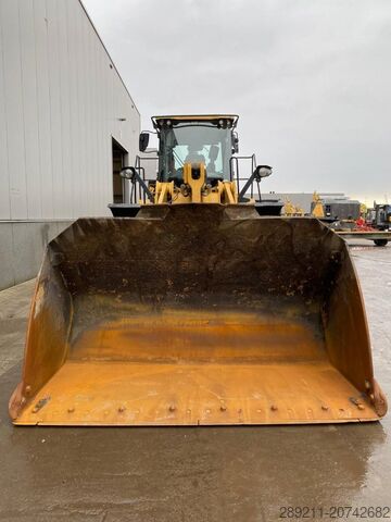 Kolový nakladač CAT 972 M XE