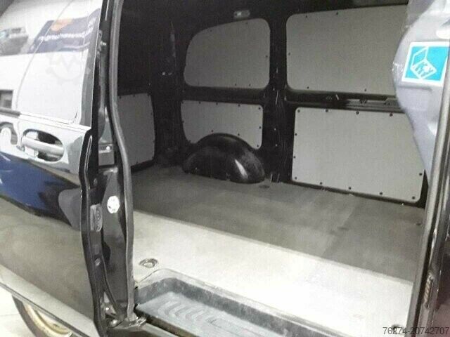 Panelová dodávka Mercedes-Benz Vito 116 CDI 4x4 Kasten Kompakt AHK AutomatikBase