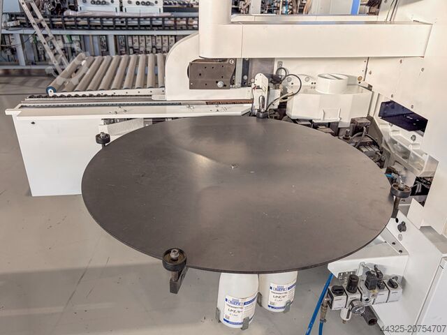 Plaqueuse de chants simple face HOMAG KDF 860 C