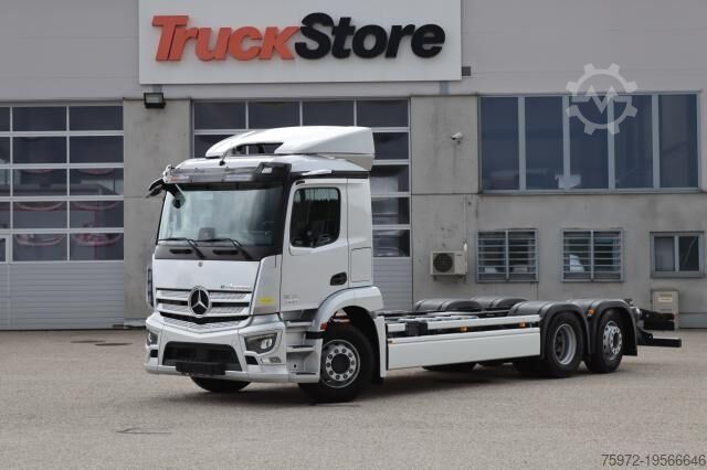 Autocamion cu caroserie interschimbabilă Mercedes-Benz eActros 400 L
