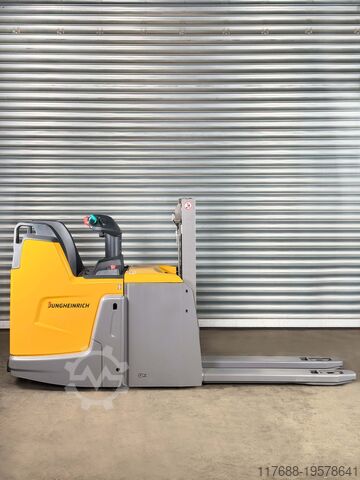 Οδηγός φορτηγού υψηλής ανύψωσης Jungheinrich ERD 220 - Service Neu - Batterie 83% - 2,01m Hub - 2t