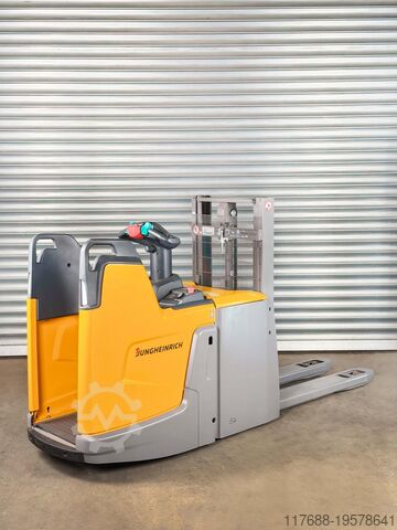 Οδηγός φορτηγού υψηλής ανύψωσης Jungheinrich ERD 220 - Service Neu - Batterie 83% - 2,01m Hub - 2t