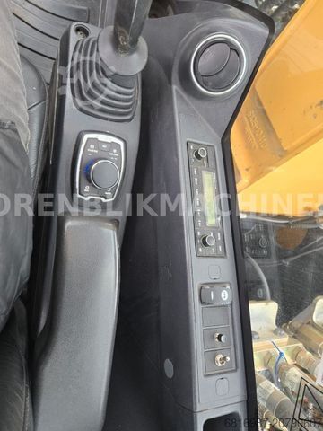 Mobile excavator HYUNDAI HW160