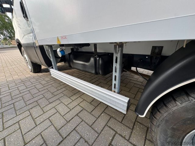 Chladírenská dodávka IVECO Daily 35S13 Tiefkühlkoffer mit LBW *Automatik*