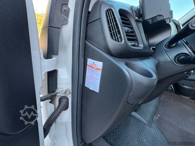 Transporter mit Koffer IVECO Daily 70C17 Koffer mit Ladebordwand