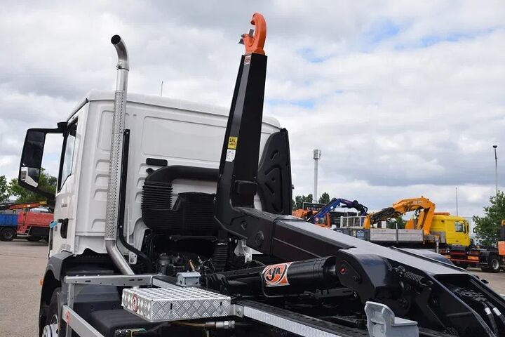 Kampókaros rendszer MAN TGM 18.320