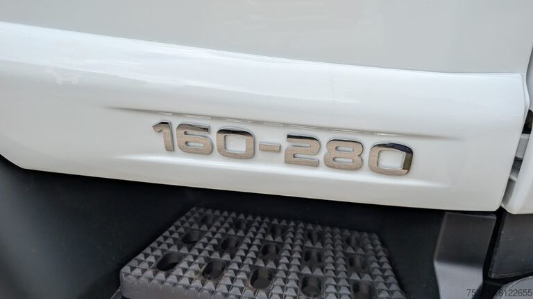 ανυψωτικό φορτηγό με γάντζο IVECO 160E28