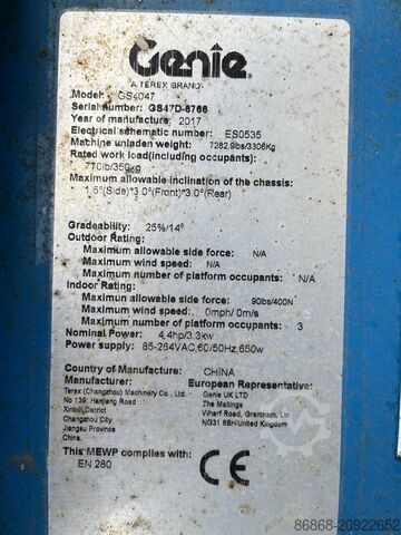 Plataforma elevadora de tijera Genie GS4047 (2017) de segunda mano con baterías nuevas. GENIE GS4047