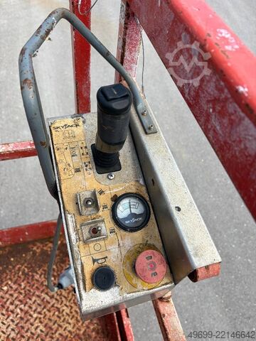 Ollós emelő SkyJack SJ 4626 9,90m Scherenarbeitsbühne *Akku NEU*