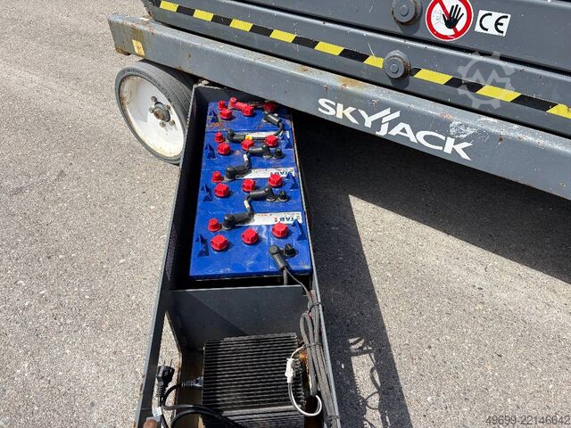 Ollós emelő SkyJack SJ 4626 9,90m Scherenarbeitsbühne *Akku NEU*