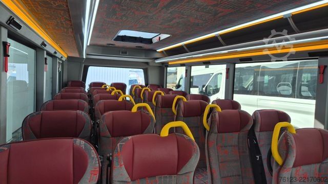 Minibus MERCEDES-BENZ 30 Sitzer Schul- Transferbus 519 Vorlauffahrzeug