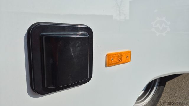 Minibus MERCEDES-BENZ 30 Sitzer Schul- Transferbus 519 Vorlauffahrzeug