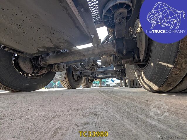 Transport av containrar Vanhool 30. ADR