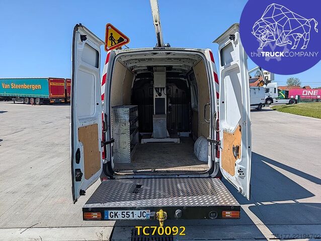 Hefplatform Renault Master 145.35 nacelle klubb